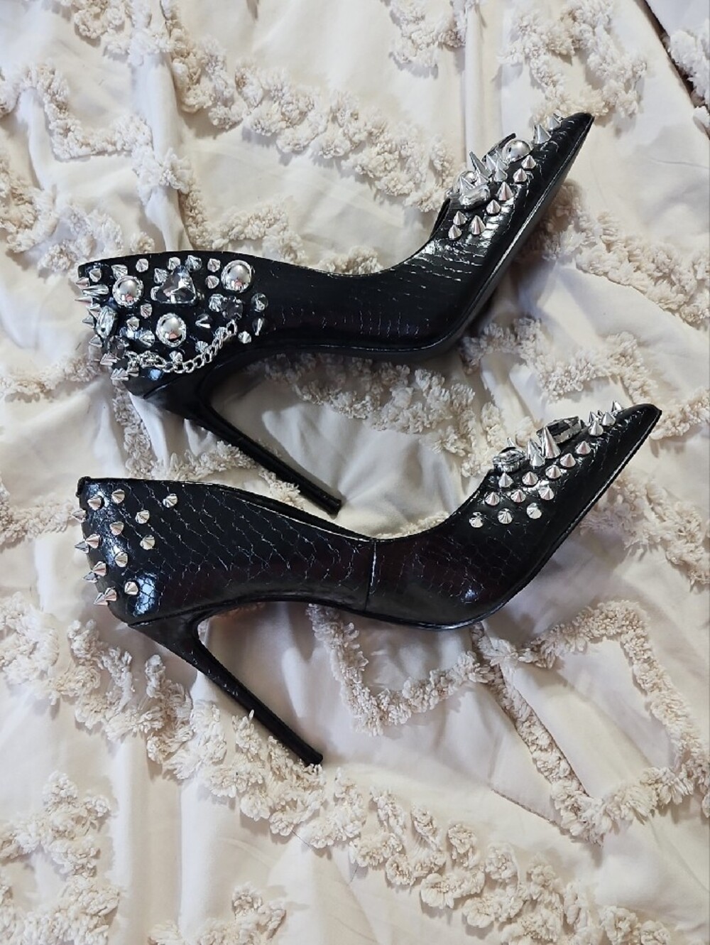 Steve Madden Black Veronicka Silver Studded Pointed Top Pump - Picture 4 of 8